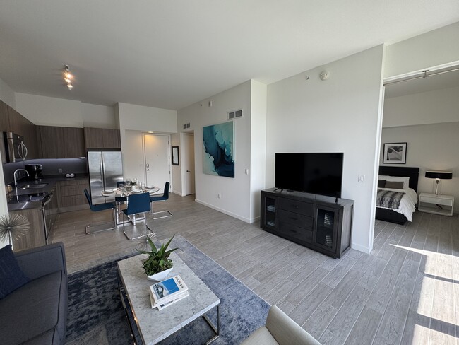 342 NE 35th St, Unit A1 in Miami, FL - Building Photo - Building Photo