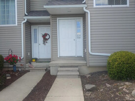 654 S Keyser Ave in Scranton, PA - Building Photo