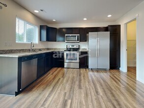 1728 178th St Ct E in Spanaway, WA - Foto de edificio - Building Photo