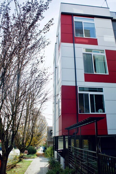 463 14th Ave in Seattle, WA - Building Photo