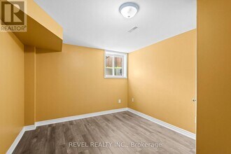 1005 Sandcliff Dr in Oshawa, ON - Building Photo - Building Photo