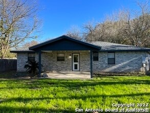326 Elm Dr in McQueeney, TX - Building Photo - Building Photo