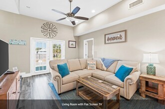 204 Carol Pl in Panama City Beach, FL - Building Photo - Building Photo