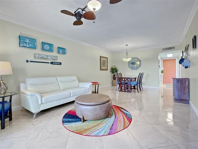 128 S Cypress Rd, Unit 835 in Pompano Beach, FL - Building Photo - Building Photo