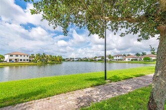 8315 NW 38th St in Pembroke Pines, FL - Building Photo - Building Photo