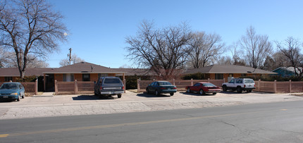 Wood Avenue Apartments in Colorado Springs, CO - Foto de edificio - Building Photo