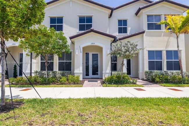 12859 SW 243rd Terrace in Princeton, FL - Building Photo - Building Photo