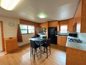 11460 NW 37th St in Sunrise, FL - Building Photo - Building Photo