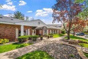 Carriage Oaks Apartments in Blaine, MN - Building Photo
