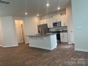 7117 North Mills Rd in Charlotte, NC - Building Photo - Building Photo
