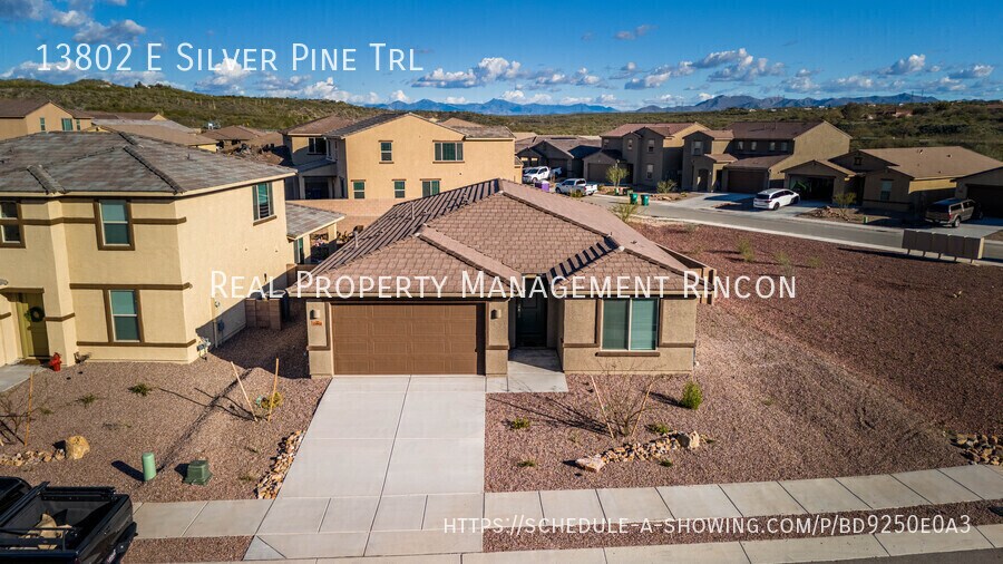 13802 E Silver Pne Trl in Vail, AZ - Foto de edificio