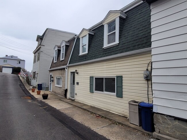 property at 2733 Shelly St