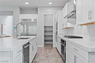 7736 Tioga Rdg Ct in Las Vegas, NV - Building Photo - Building Photo