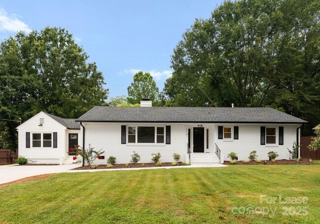property at 1121 S Edgemont Ave