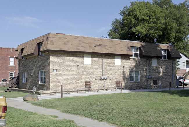 2423 E 7th St in Tulsa, OK - Foto de edificio - Building Photo