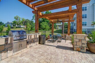 Capital Place at Southwood in Tallahassee, FL - Foto de edificio - Building Photo