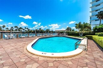 9111 E Bay Harbor Dr, Unit PHD in Bay Harbor Islands, FL - Building Photo - Building Photo