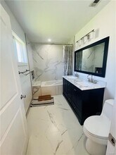 22149 Victory Blvd in Los Angeles, CA - Building Photo - Building Photo