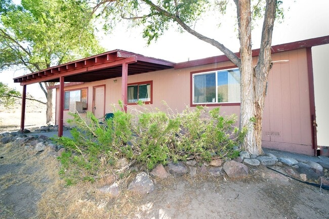 1055 Pyramid Way in Sparks, NV - Building Photo - Building Photo