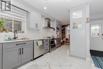 32 Elderwood Pl in Brampton, ON - Building Photo - Building Photo