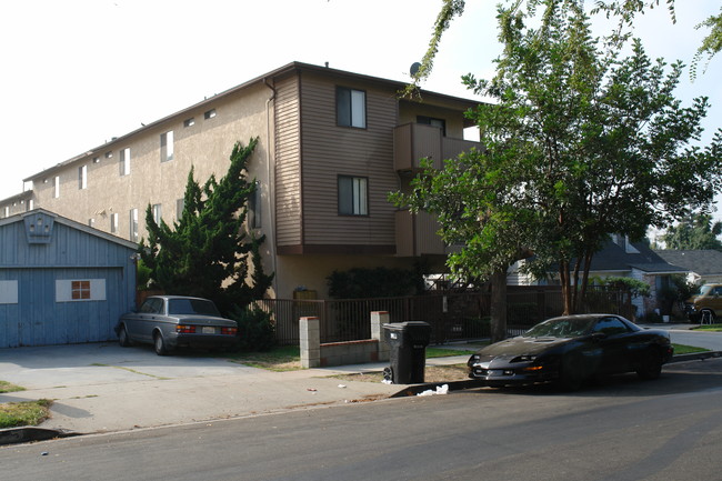 734 Venice Way in Inglewood, CA - Foto de edificio - Building Photo