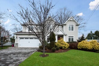 15 Woodland Rd in Cresskill, NJ - Building Photo - Building Photo