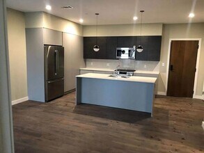 45 Burnett St, Unit 407 in Boston, MA - Building Photo - Building Photo