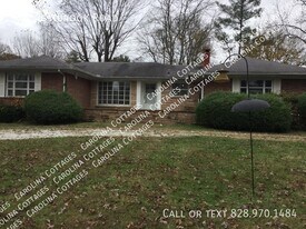 558 Westbrook Rd in Hendersonville, NC - Building Photo