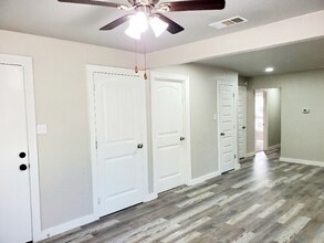 1623 E Waco Ave in Dallas, TX - Building Photo - Building Photo