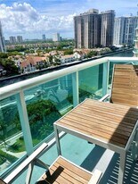 19390 Collins Ave in Sunny Isles Beach, FL - Building Photo