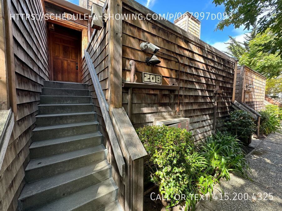 461 Dela Vina Ave in Monterey, CA - Building Photo