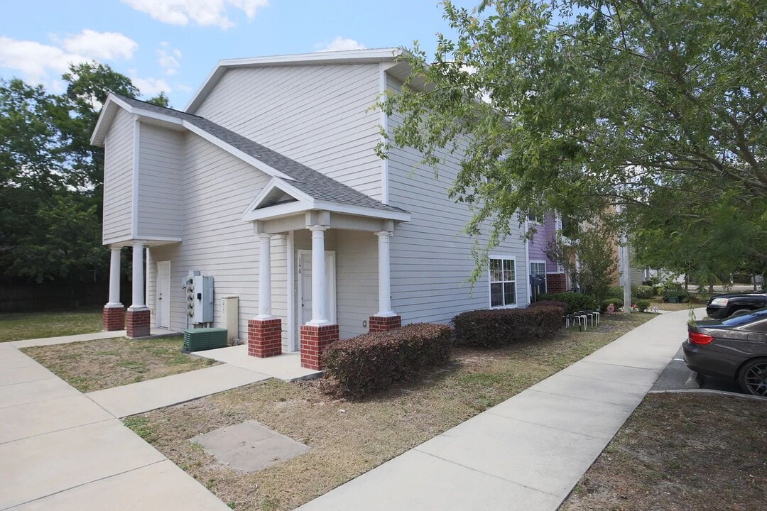 1573 NW 29 Rd in Gainesville, FL - Building Photo