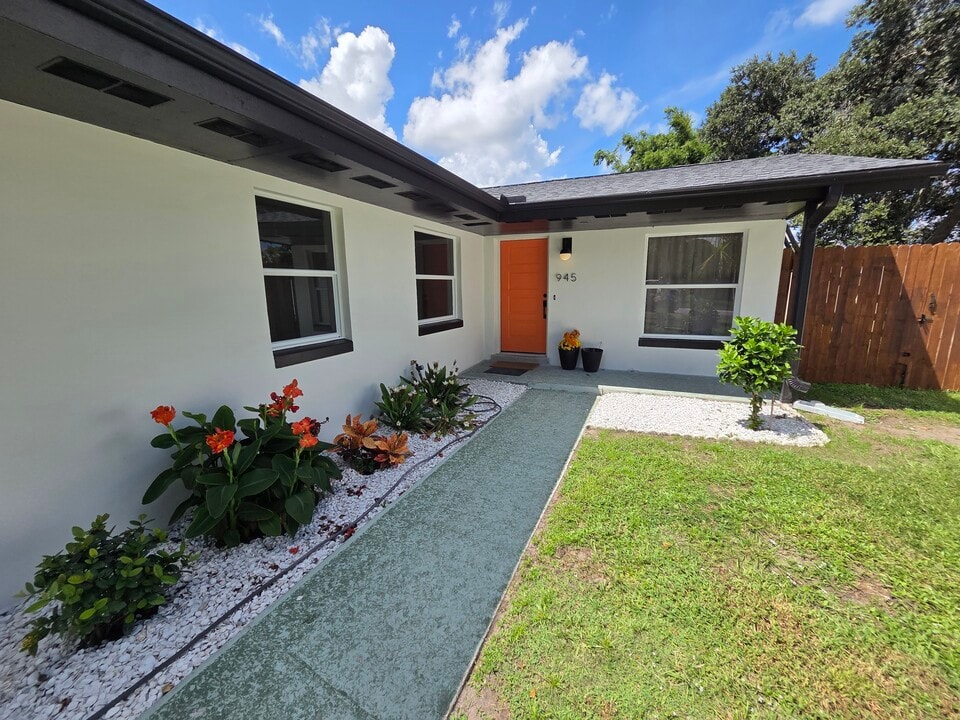 945 Brookview Ln in Rockledge, FL - Building Photo