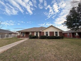 7632 Livvie Meador Ln in Dallas, TX - Building Photo