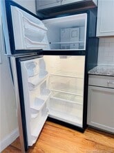 31 Brainerd Rd in Branford, CT - Building Photo - Building Photo