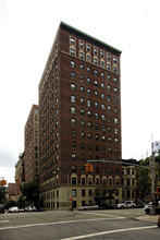 878 W End Ave in New York, NY - Foto de edificio - Building Photo