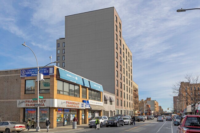 Tremont Residences in Bronx, NY - Foto de edificio - Building Photo