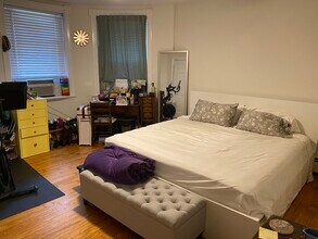 1728 Beacon St, Unit b in Brookline, MA - Building Photo - Building Photo