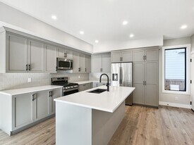 2618-2628 28 Ave SW in Calgary, AB - Building Photo