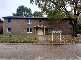 611 Sycamore Cir in Cape Girardeau, MO - Building Photo