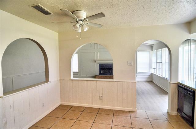 2017 Shenandoah Dr in Carrollton, TX - Building Photo - Building Photo