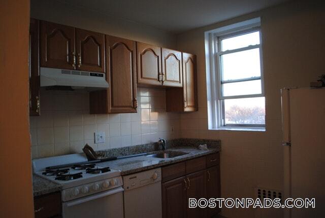126 Warren St in Boston, MA - Building Photo - Building Photo
