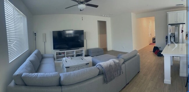 6589 E Lamona Ave in Fresno, CA - Building Photo - Building Photo