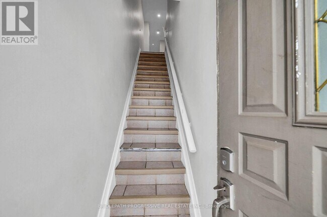 1898 Avenue Rd in Toronto, ON - Building Photo - Building Photo