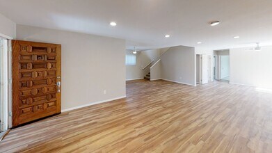 5780 Mary Ln Dr in San Diego, CA - Building Photo - Building Photo