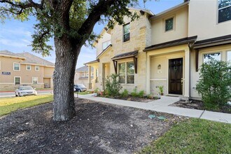 13800 Lyndhurst St in Austin, TX - Building Photo - Building Photo