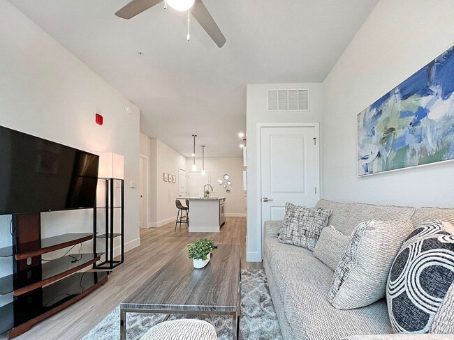 8985 Bertha Palmer Blvd, Unit SI ID1504551P in Temple Terrace, FL - Foto de edificio - Building Photo