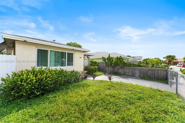 1032 18th St in West Palm Beach, FL - Building Photo - Building Photo