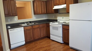 2437 Piering Dr in Stonecrest, GA - Building Photo - Building Photo