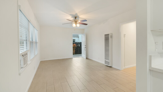 11216 Tiara St in Los Angeles, CA - Building Photo - Building Photo